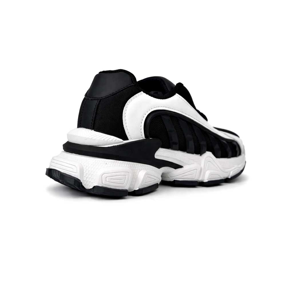 Women's Stylish Chunky Sole Sneakers - Black1