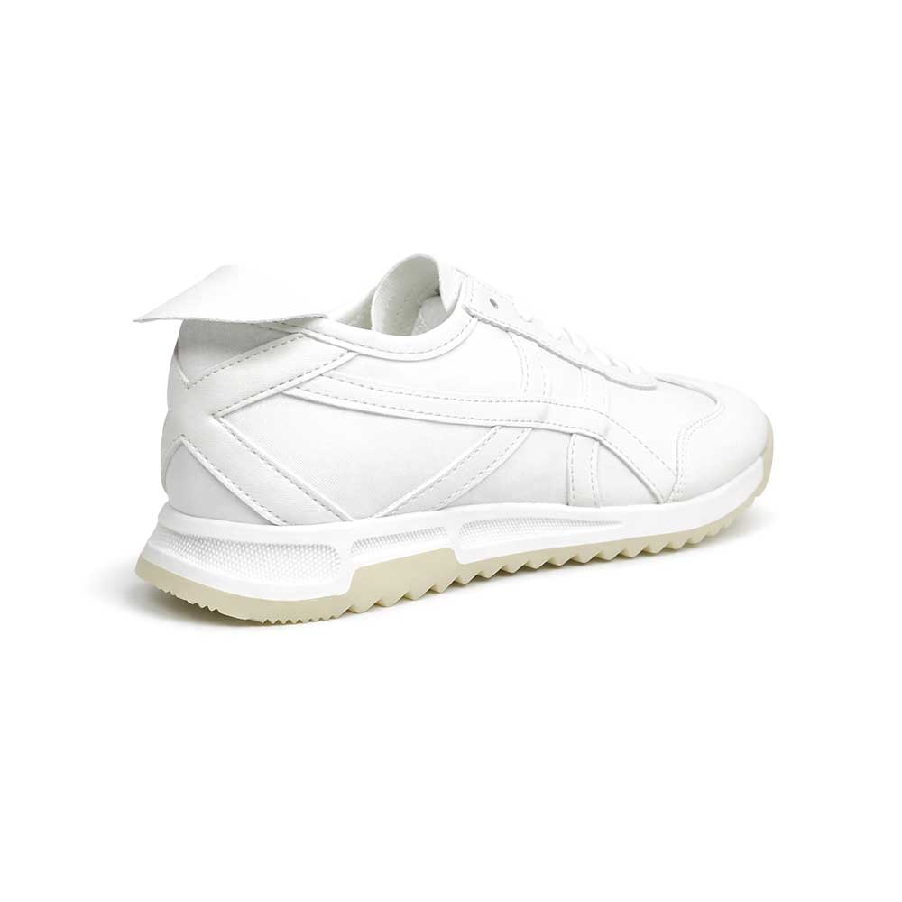 Women's Light Weight Sneakers - White1